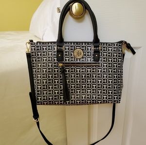 NWT Tommy Hilfiger Logo Handbag